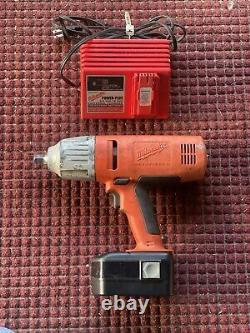 Milwaukee 9079-20 Red 18-V, 1/2 HD Drive Cordless Impact Wrench/Battery/Charger